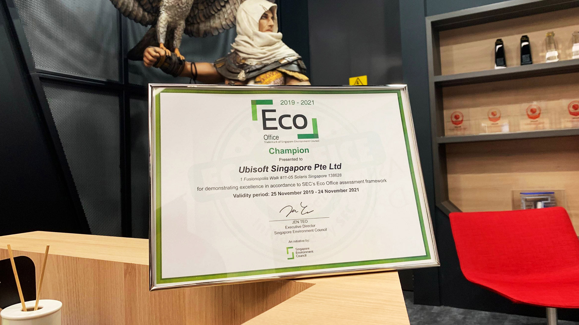 Diplôme d'éco-certification d'Ubisoft Singapore dans ses locaux