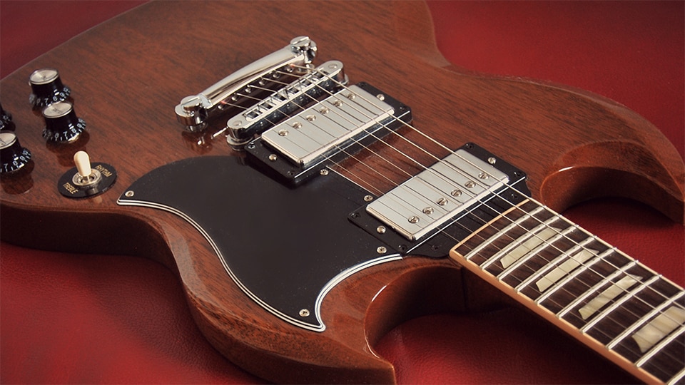 [RS+] Tales from the Tour: Getting Guitars Ready for Flight - gibsonsg walnut 960