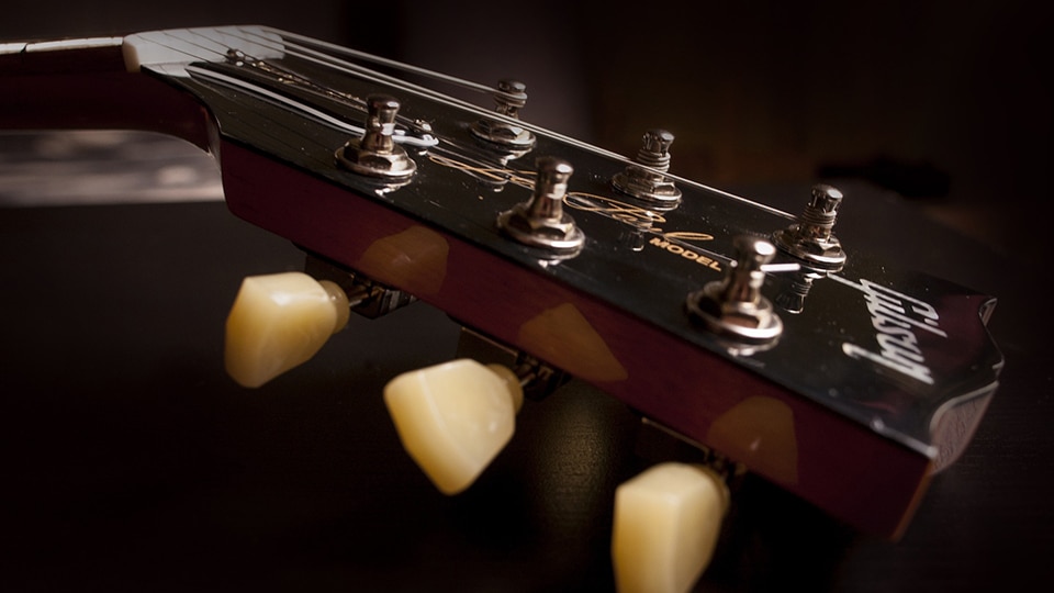 [RS+] Tales from the Tour: Getting Guitars Ready for Flight - gibson lespaul headstock 960